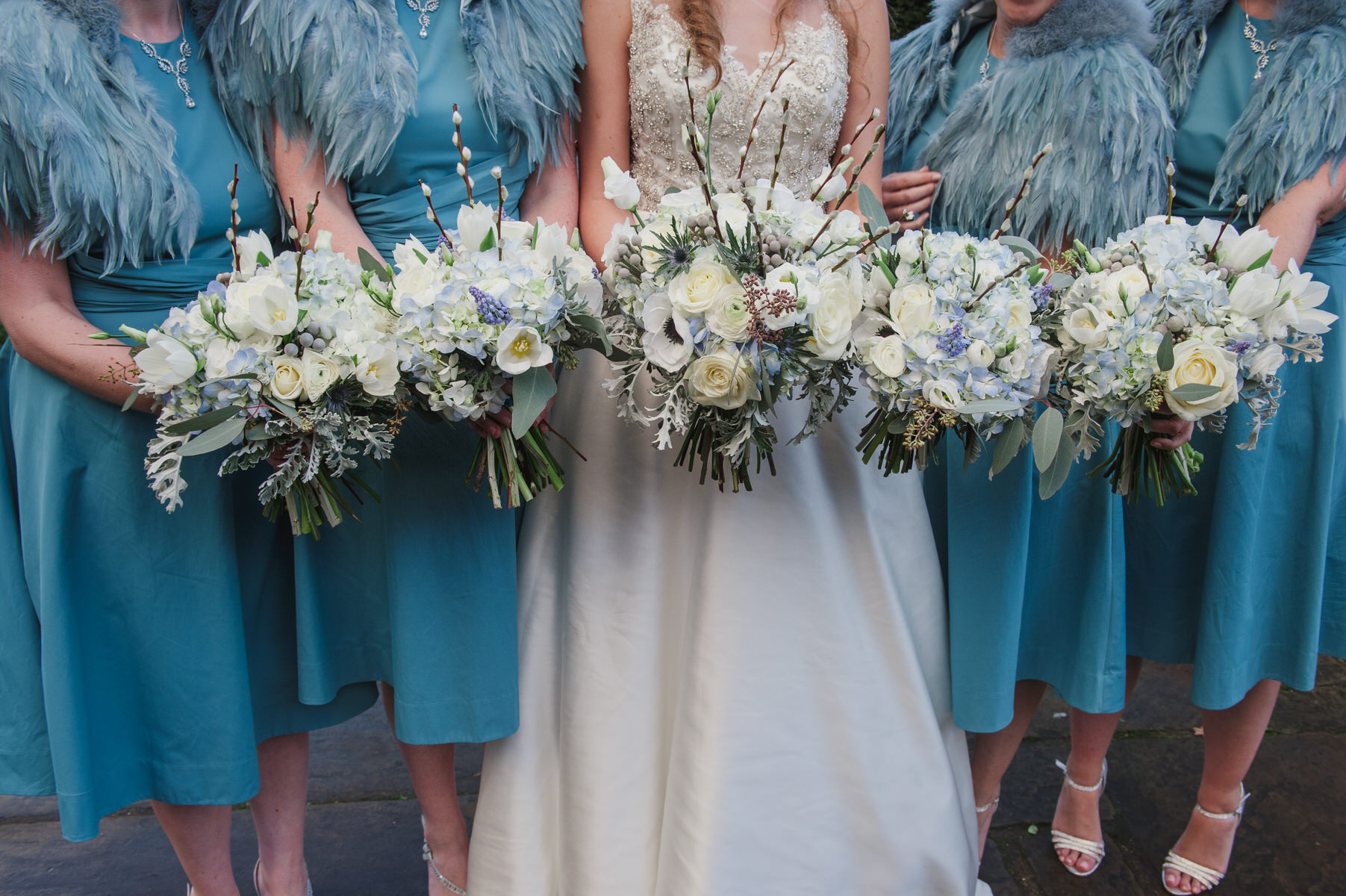 beautiful winter wedding flowers