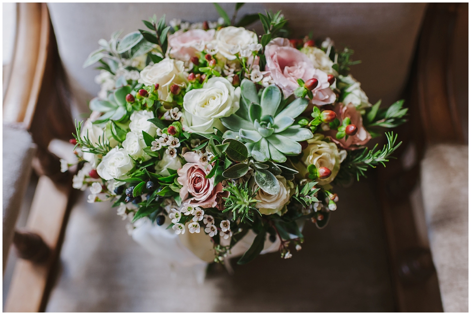 winter wedding flowers photographer